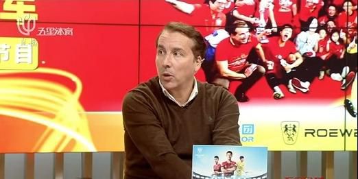 当天，李小冉挺着大肚、脚踩超过五寸的高 这次是真的！