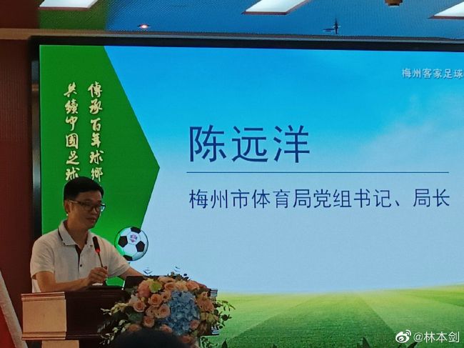 大卫·林奇抽烟太多患肺气肿 身残志坚称永不退休 2024-08-06 近日，现年78岁的大卫林奇在一次杂志访谈中称，自己因多年抽烟而罹患肺气肿，难以再继续亲自指导电影，将采用远程指导的方式进行工作。