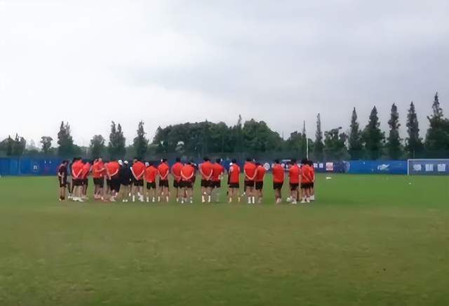 当本应彼此为敌的威廉与斯塔福伦在战场上相遇时，没有人说话，也没有人开枪。